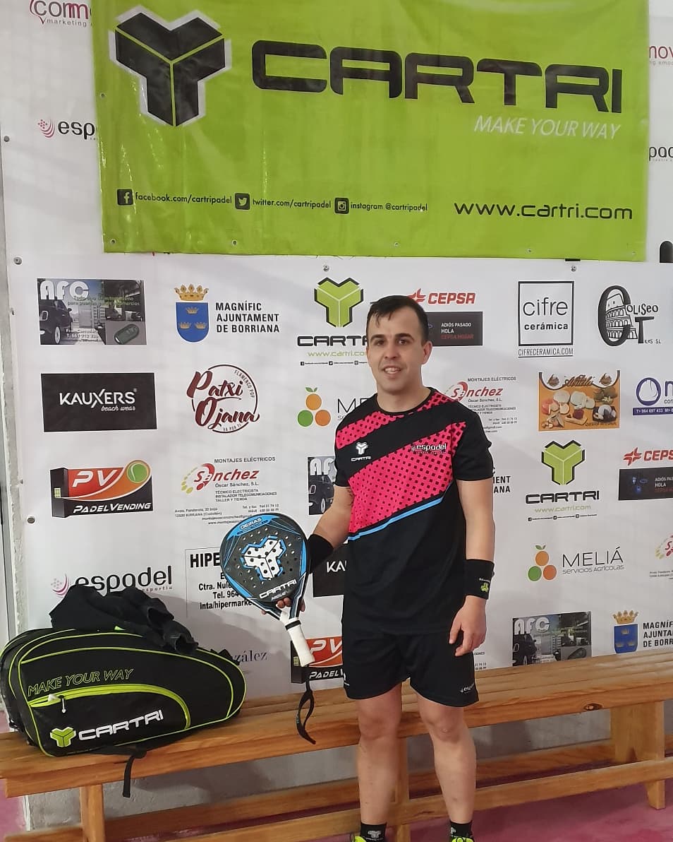 HectorTZ19's tweet photo. El viernes disputamos la 8a jornada, de la liga por equipos  donde perdimos  la eliminatoria 1 a 2 ,esta semana torneo en casa
 @cartripadel @espadelburriana #teamcartri #equipocartri #cartriteam #cartripadel #espadelburriana #cartri #padel #familiacartri #yosoycartri #instapadel https://t.co/4fYHpeh2Bg