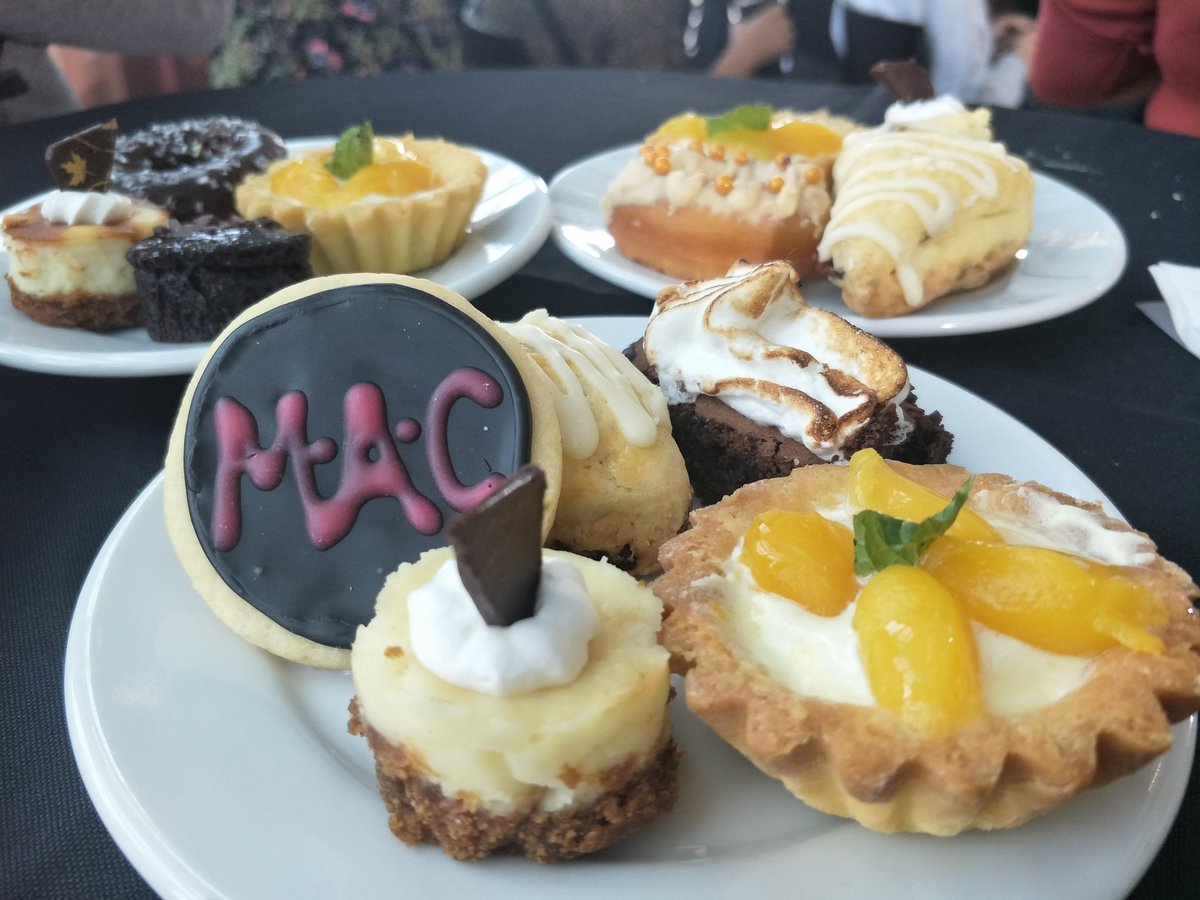 elvssszzz's tweet photo. Level up ang Masterclass here in SM Seaside Cebu! There's a coffee &amp; pastry station with cocktail tables set up. Refreshments while waiting for the event proper. 💯👌

@mainedcm | #MaineMACStudioFixCebu https://t.co/kjXVN9jgx9