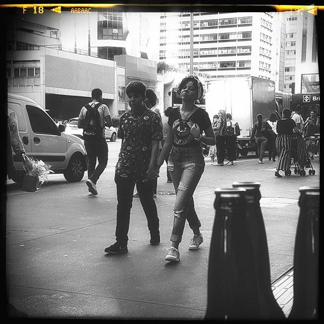 daniloalmeida's tweet image. Onde Marte ama Marte e Vênus pode passear de mãos dadas com Vênus sem se preocupar #drunkflaneur #behindbottles #peoplewatching bit.ly/2UJGecD