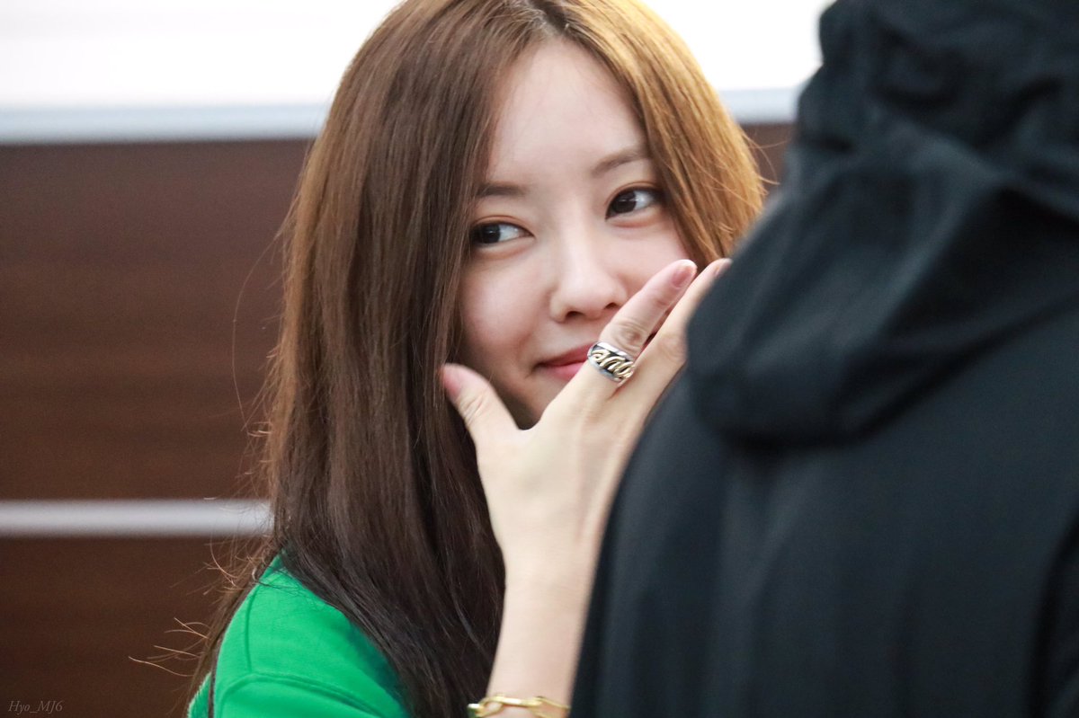 Hyo_MJ6's tweet image. 190420 Haneda airport #hyomin #효민 @b89530 hope to see you soon ❤️🍀