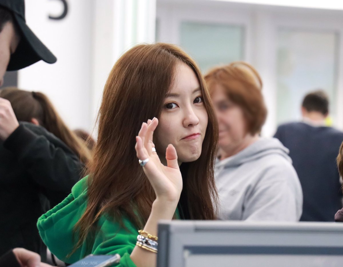 Hyo_MJ6's tweet image. 190420 Haneda airport #hyomin #효민 @b89530 hope to see you soon ❤️🍀