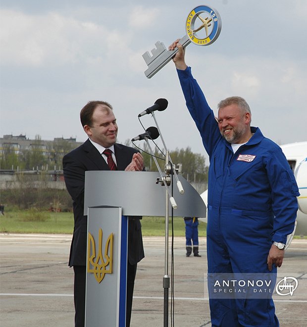 AntonovCompany's tweet photo. On April 28, 2010, #AN158 regional passenger jet performed its maiden flight. This airplane continued the family the family of #AN148 passenger aircraft.
#avgeek #Ukraine https://t.co/Q0vGLkz9dd