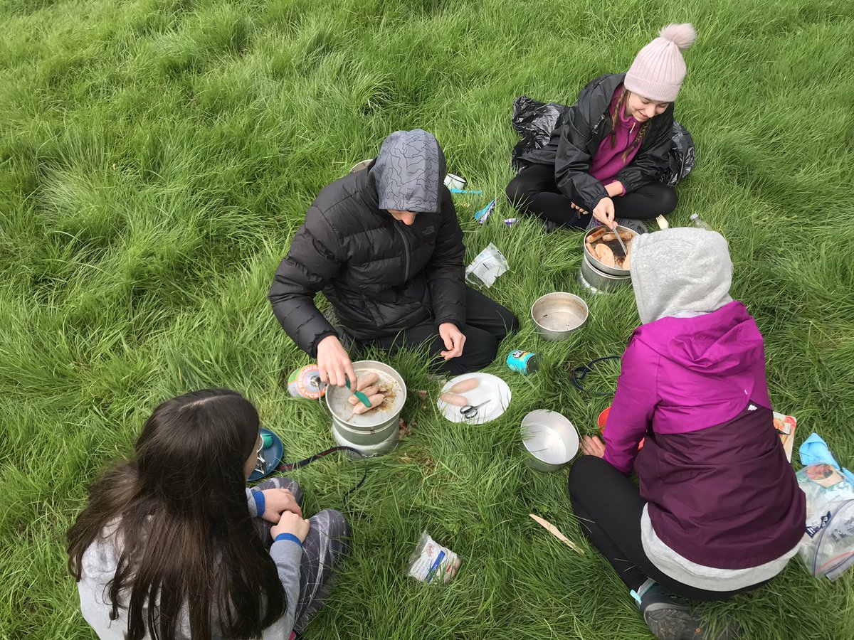 Students cooking breakfast on the D of E practice expedition 🥓🍳 <a href="/ThealeGreen/">Theale Green School</a>