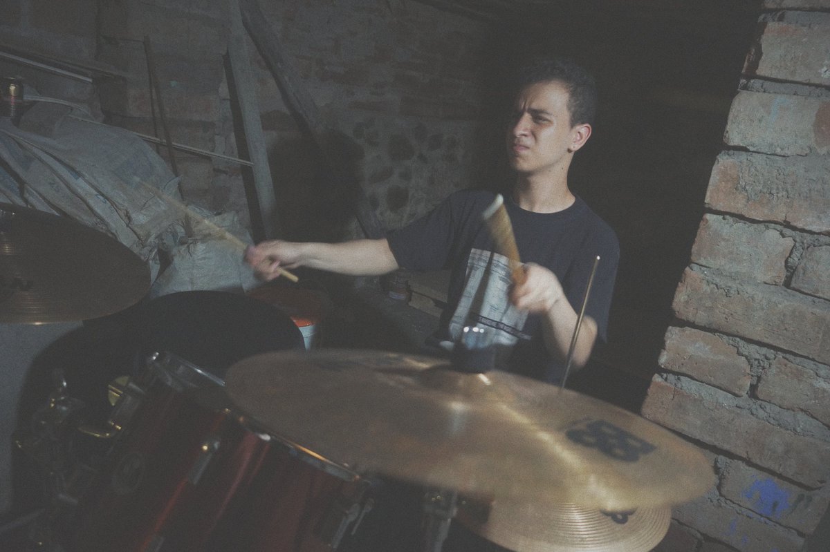 Un viejo registro en la cueva de un ensayo como cualquier otro, no sabíamos todo lo que vendría (ni aún sabemos lo que vendrá)
🌹Pero si sabemos que algo grande se está cocinando y pronto habrán noticias de ello🌹
Bello registro por @isabel_riosl