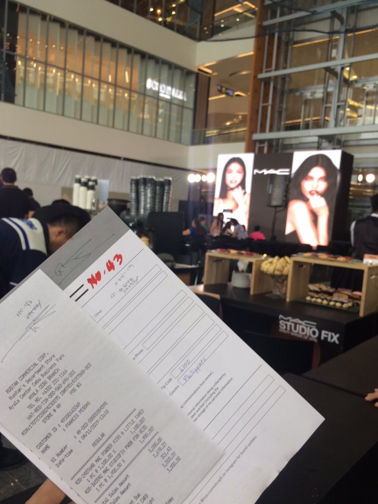 LiaBess's tweet photo. So posh! I am so excited to see you @mainedcm and learn from the best, @RBchanco congrats @MACcosmetics #MaineForMACStudioFix https://t.co/NbebBvfzHm