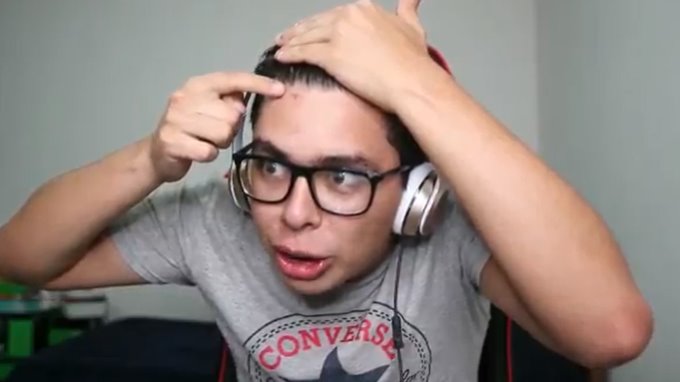 jairohbk's tweet photo. Empezamos medio normal, terminamos eléctricos y con fails… Al rato @AnthonyD_Angelo RENACERAS COMO EL AVE FENIX, macho que se respeta no tiene resaca. Road to top1 papu, quede prendido con baby shark bebe de luz. Gracias, te apoyamos, te amamos y te seguimos teton🌚❤️ https://t.co/eqMMbKwk8Q