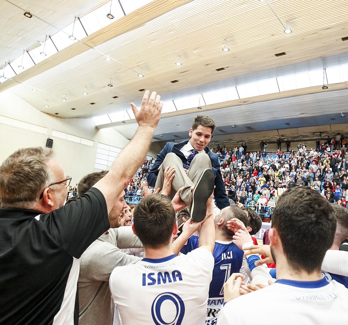 El agradecimiento a un currante que ha colocado a Ferrol en la élite. Diego Ríos se va, pero estoy seguro de que el camino Parrulo les volverá a unir.