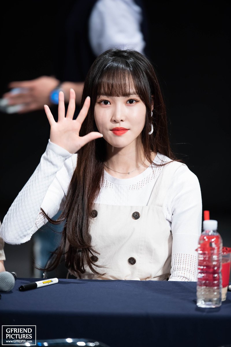 GFRDPIX's tweet photo. 19-04-27 서울 청담아트홀 #여자친구 #GFRIEND The 1st Photobook 발매기념 팬사인회
https://t.co/aSZWs8ULab
https://t.co/uumB3nbHyr
https://t.co/lgWRApkHTQ https://t.co/5zLCBv8IFi
