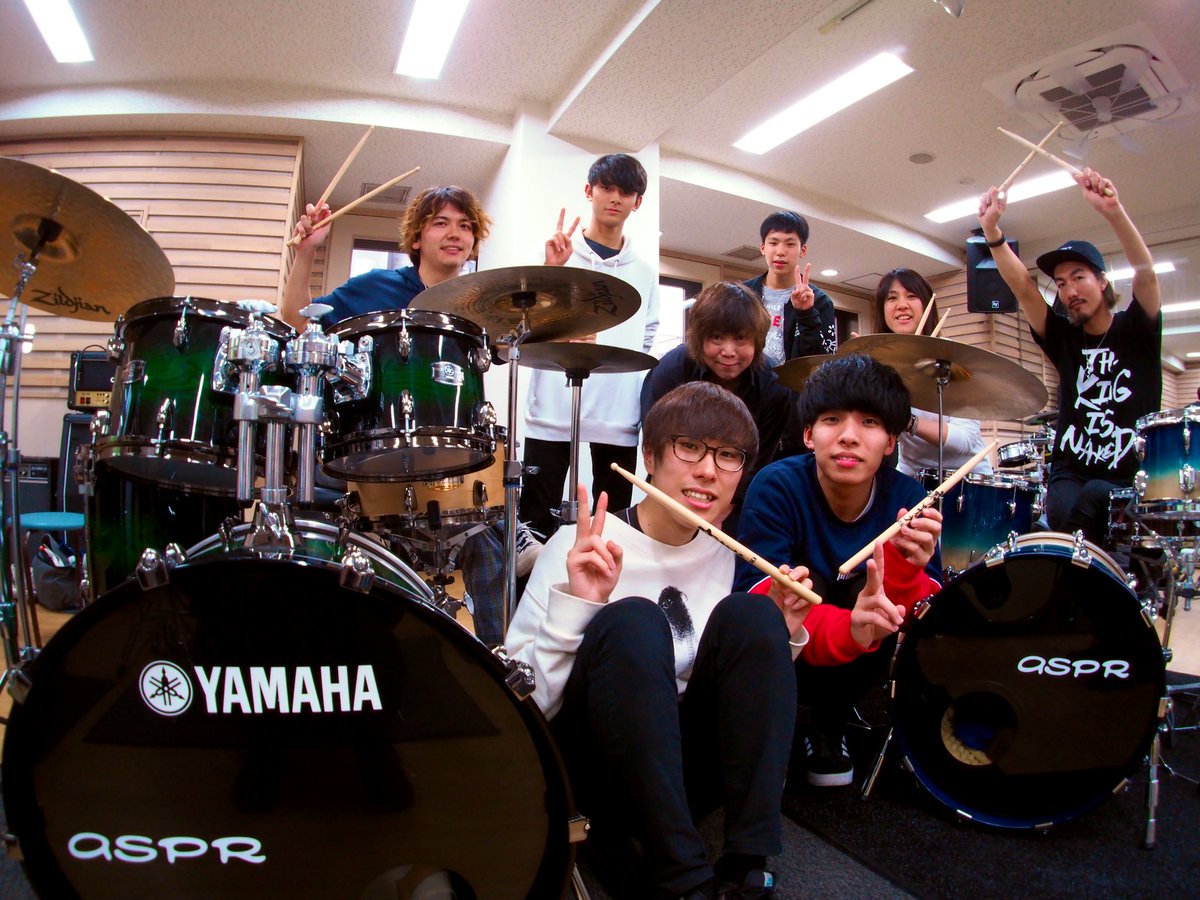 tatakiyagroove's tweet photo. 【感謝‼️】
神田リョウ×今井義頼
#DrumShedSession
昼の部しゅーりょー‼️
続いて夜の部いきます‼️✨
ドタ参、中抜け大歓迎なので気楽にいらしてね☝︎✨
TSM渋谷校の5階でやってるよ✨
夜はドラム以外もウェルカム‼️ https://t.co/yedrdXoduE