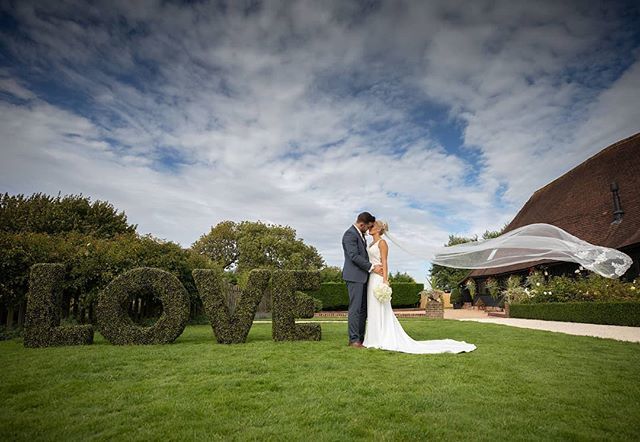 All you need is LOVE ⁣
And Yaz and Sean's wedding was full of it, from their love for each other, to love from family and friends, even down to the love that The Old Kent Barn team put into making it a great day, and it certainly was that!⁣
⁣
We're g… bit.ly/2ILE9Lv