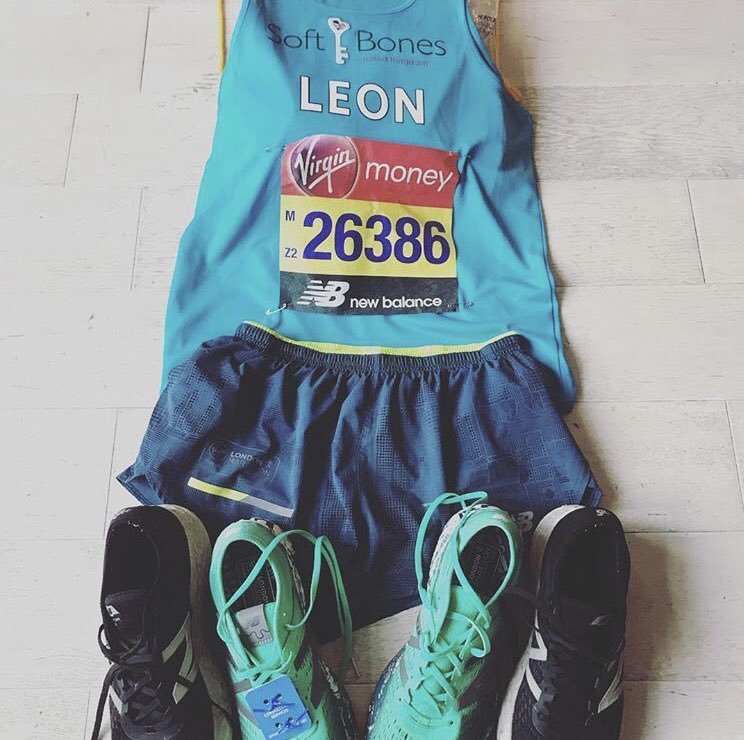 Softbonesuk's tweet image. Leon Ockenden is currently at the start line of the London Marathon running in aid of Softbones U.K. raising awareness of Hypophosphatasia.  🏃‍♂️🏃‍♂️🙌🙌🙌

Go SMASH it Leon Valentine 💪 we will be following you along route 👏👏👏👏😱