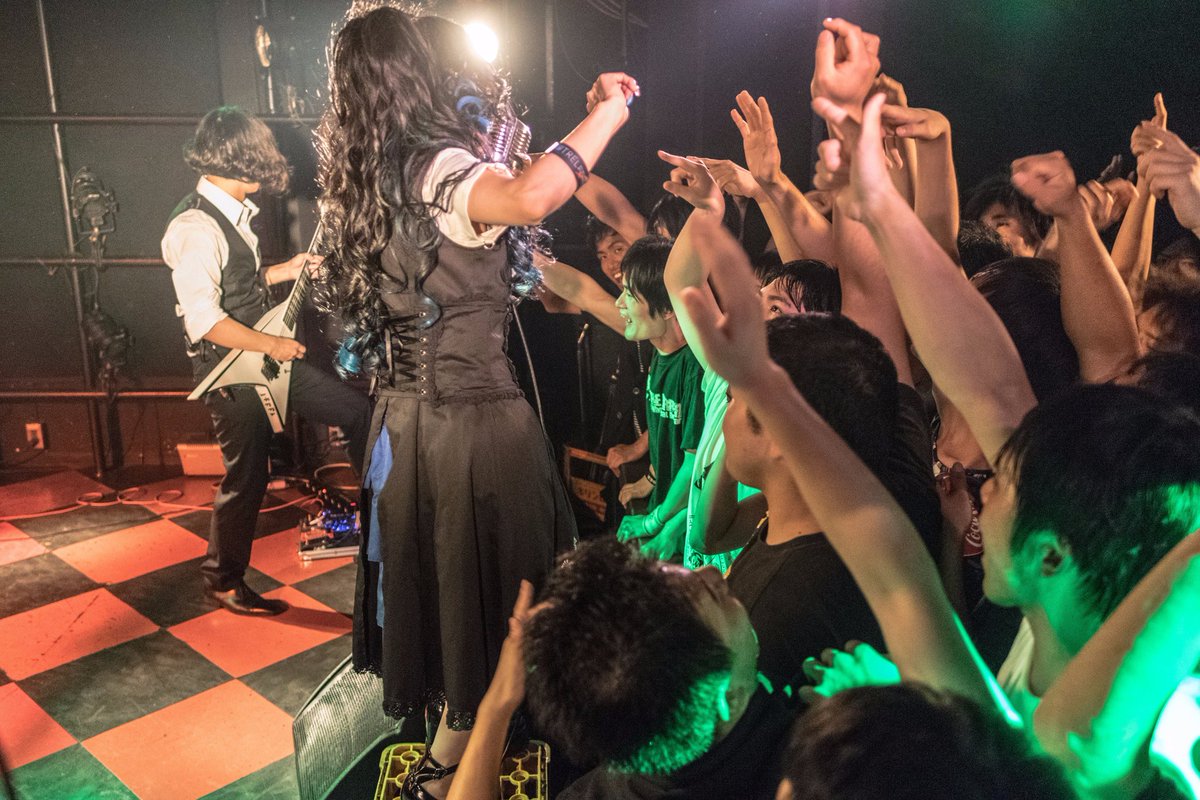 cwtmetalcore's tweet photo. 2017→→→2019

二年前に提示した新たなスタイル。
さらに突き詰め、突き抜けます。
見届けてください。

https://t.co/wkJ4bcrCmp https://t.co/6Be2wykXCv