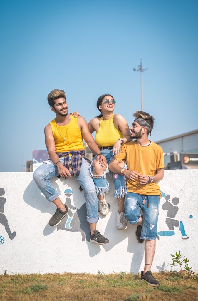 SUMMER SQUAD !
#kartavyamakwana
#style
#summer
#trend
#content
#yellow
#blue
#streetstyle
#menwithstreetstyle #fashionblogger 
#menswear
#fashion
#summerfashion
#menssummerfashion
#fashioninfluencer 
#suratinfluencer 
#suratblogger 
#indianblogger 
#indianinfluencer
#india