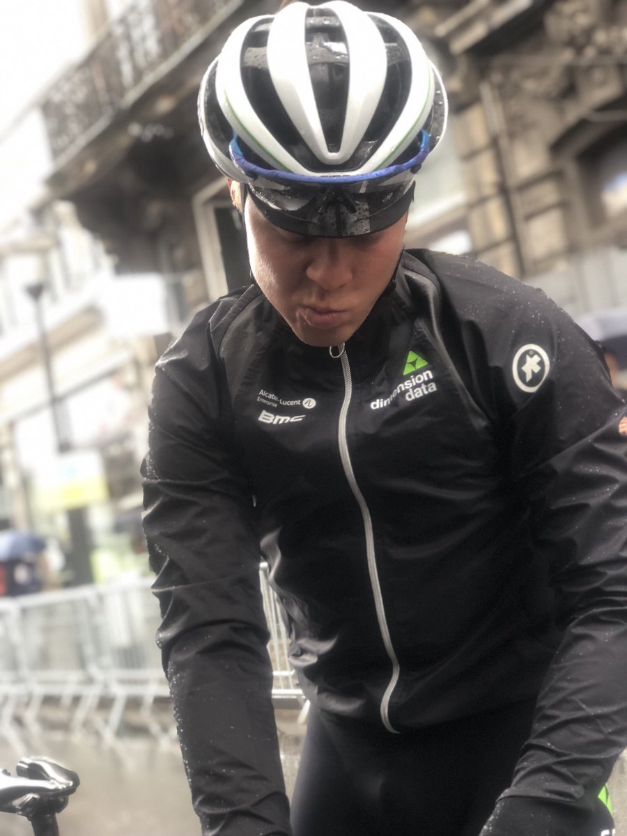 Pinarello_Q36_5's tweet photo. 🇧🇪 #LBL

It’s cold and wet today... just how we like it, thanks to @assos_com 😁 Let’s go lads! 🖐🏼 #BicyclesChangeLives https://t.co/uVqSwqxzkh