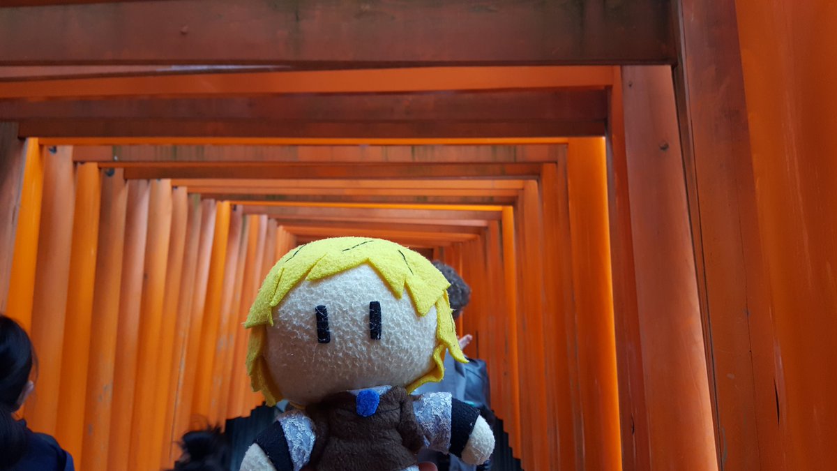  #GoldenAfternoonWeek Fushimi Inari is most famous for its rows of torii gates, each a donation to the wealth deity in hopes of seeing that wealth returned (Demrick is too shy for funny commentary--he'll warm up)