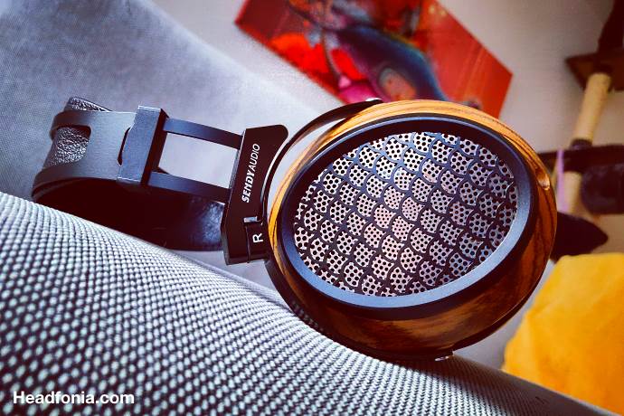 The beautiful Aiva is featured on today's first impressions Pic Sunday article. Now on Headfonia! headfonia.com/picture-sunday… <a href="/sendyaudio/">Leon Wong</a>