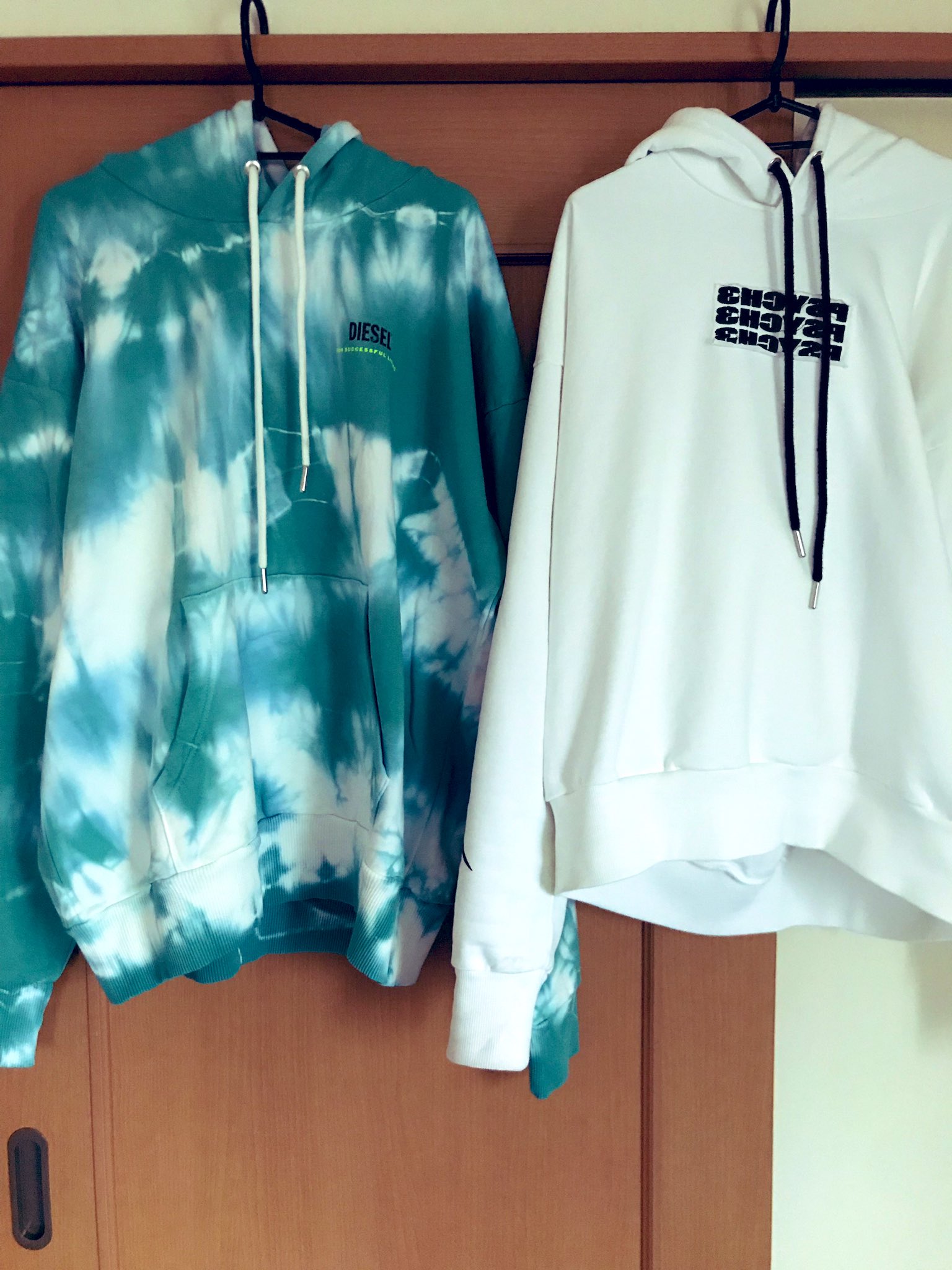 하야토 Twitter પર Dieselの青い方のパーカーも届いた あまりもう出回ってないから早めに頼んで良かったわ ミナ ちゃんが着てたdieselのパーカー二刀流 もうこれはミナペンなのかもな 하야토 Twitter પર Dieselの青い方のパーカーも届いた あまりもう出回ってないから早めに頼んで良かったわ ミナ ちゃんが着てたdieselのパーカー二刀流 もうこれはミナペンなのかもな