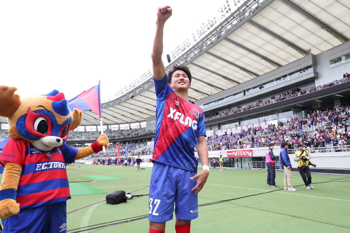 渡辺剛 J1初出場で勝つことができて最高でした 小さい頃から夢見た味の素スタジアムでヒーローインタビューにシャーをできて本当に幸せです 嬉しさのあまりエンブレムを掴んでしましました 笑 また頑張ります 応援ありがとうございました 渡辺剛