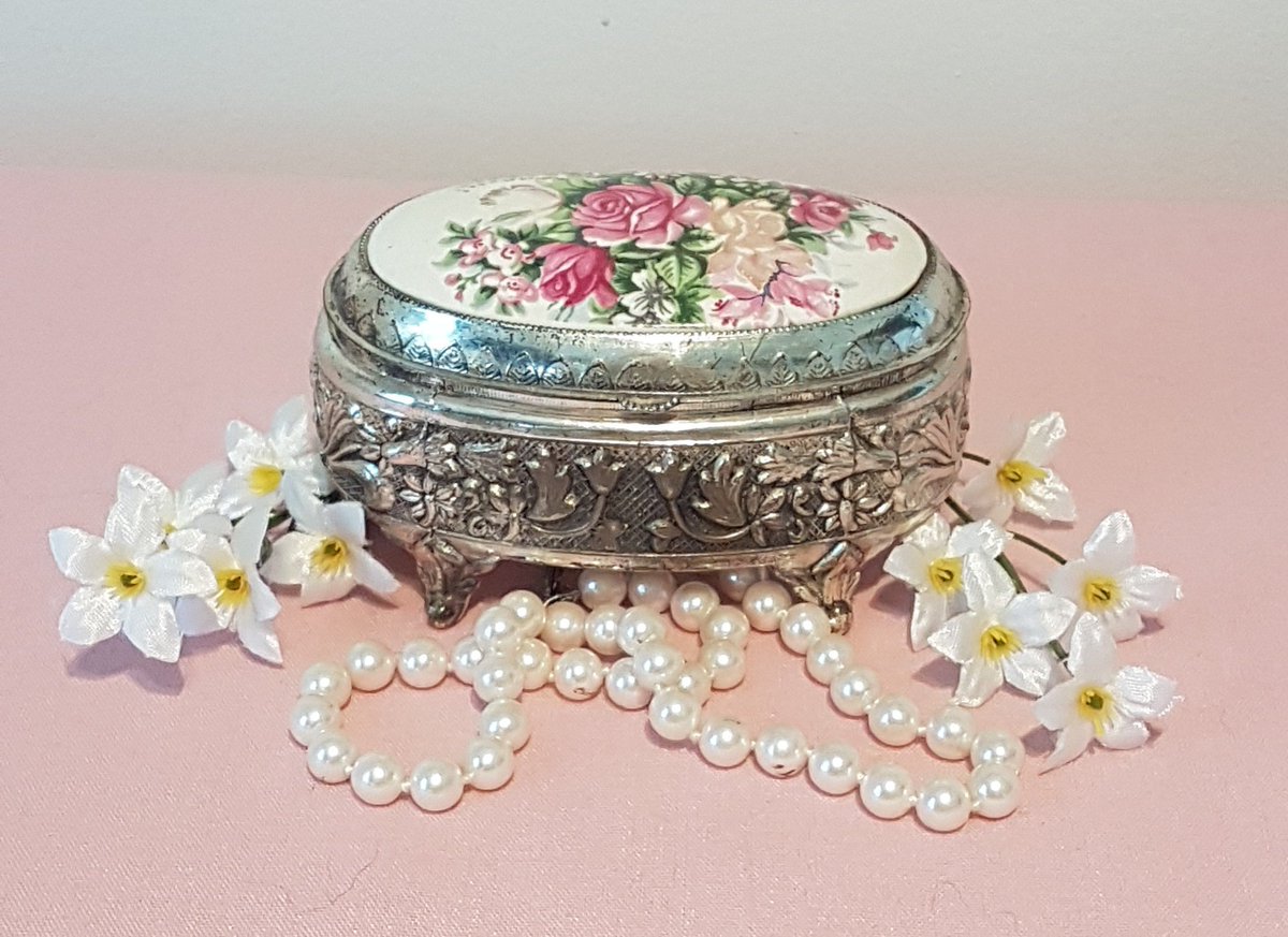 Vintage Oval Porcelain Silver Plate Hinged Jewelry Box, 1950's etsy.me/2WcO6ou #jewellery #etsygifts #trinketbox #ringbox #vanitydecor #ahummingbirdheirloom #jewelry