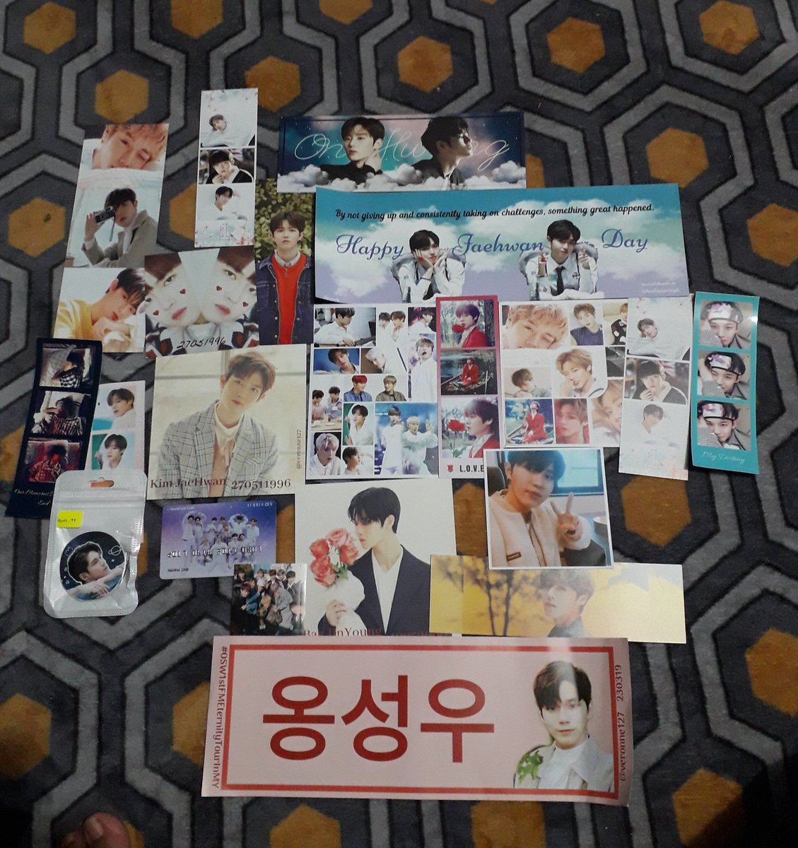 eejah_99's tweet photo. Thank for trade and freebies with me today ๐
I got WIN:D fankit also win GA ๐โญ
Fan DIY so pretty ๐
Thanks for hardworking to making cupsleeve event for may babies both day ๐
#BeneathHisWings_JH #Mayhappiness0807 #SpringPrinces_WD #MadAboutYouinKL
#WannaOneinKL https://t.co/XbATwrnKLh