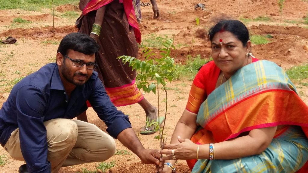 cgrindiaimpact's tweet photo. Plantation Program at Shamshabad
For more info: https://t.co/Ju8DDhd3xk
#CouncilforGreenRevolution #SustainableDevelopmentEnvironment #Environment #EnvironmentalProtection #Plnatation #Trees #PlantationofTrees #SustainableDevelopmentinIndia #EnvironmentalSustainability https://t.co/wz74iSUnXR