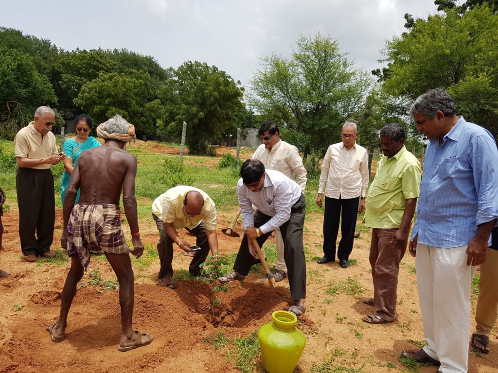cgrindiaimpact's tweet photo. Plantation Program at Shamshabad
For more info: https://t.co/Ju8DDhd3xk
#CouncilforGreenRevolution #SustainableDevelopmentEnvironment #Environment #EnvironmentalProtection #Plnatation #Trees #PlantationofTrees #SustainableDevelopmentinIndia #EnvironmentalSustainability https://t.co/wz74iSUnXR