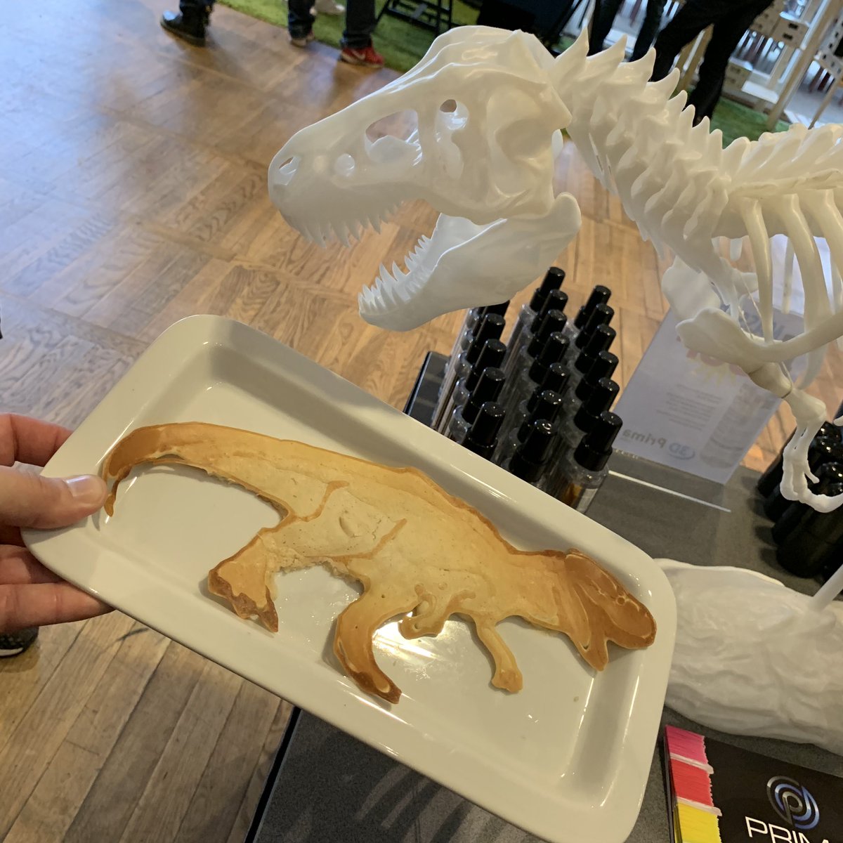 3DPrima's tweet image. A 3D-printed T-Rex pancake for the 3D-printed T-Rex. #pancakebot #3dmeetup #3d_prima