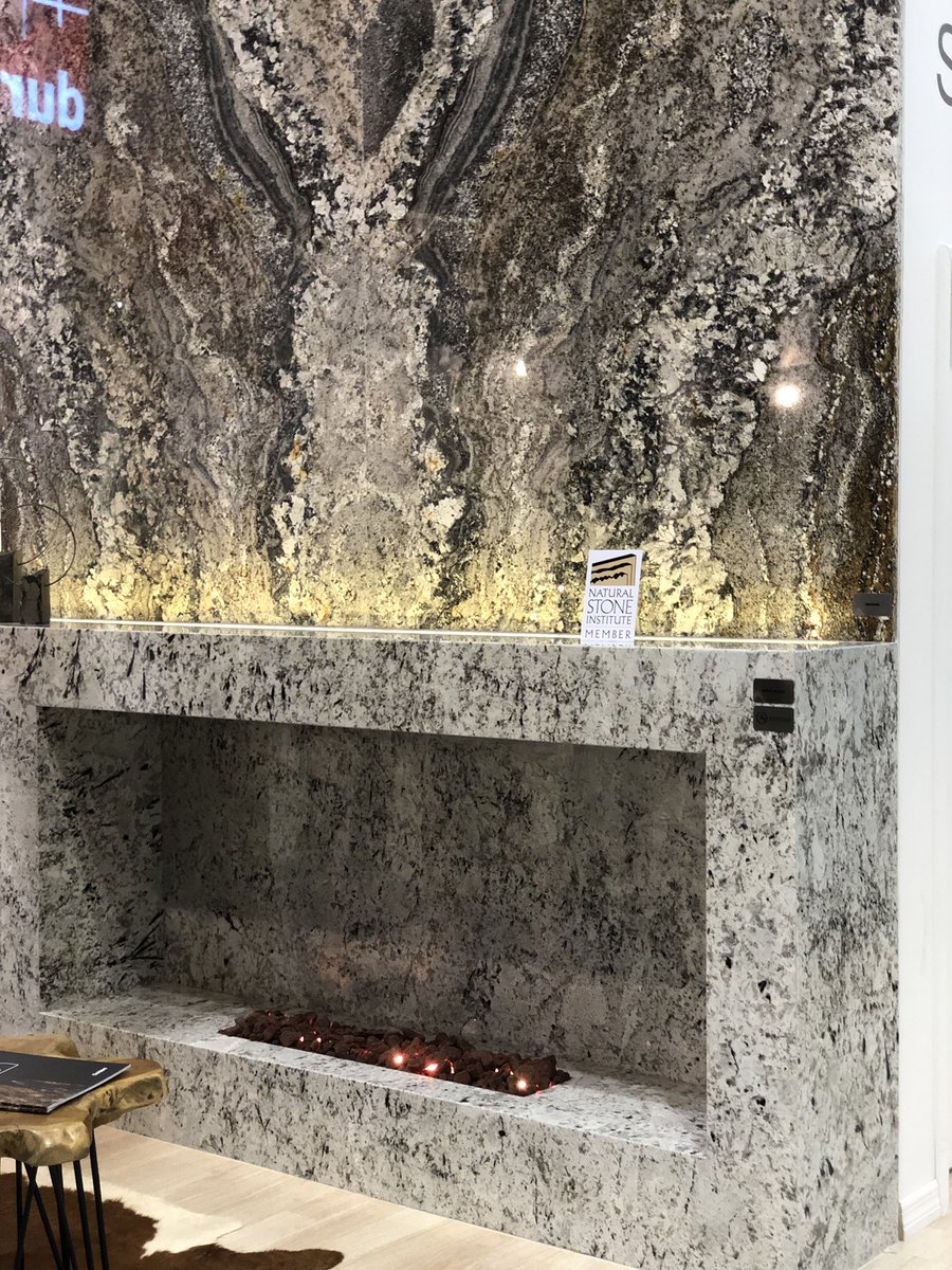 SarasotaQuartz's tweet photo. https://t.co/1D17a4f4wR Kitchen Countertops and Cabinets Sarasota Bradenton Lakewood Ranch Florida #Quartz #SarasotaCabinets #Granite #KitchenRemodel #Countertops #Fabricator #Installer #undermountSinks #AirSwitch #MSIquartz #WilsonArt #Marble #WhiteCountertop https://t.co/MM6s2zSpED