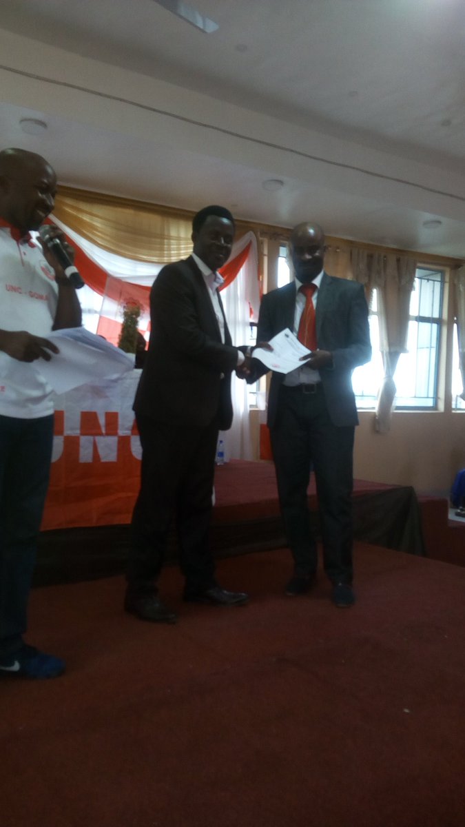 MoiseMirevo1's tweet photo. Cérémonie de remise des notifications de l'équipe de la Fédération UNC ville de Goma par @rodkisando @VitalKamerhe1 https://t.co/ueBgn8eI9E