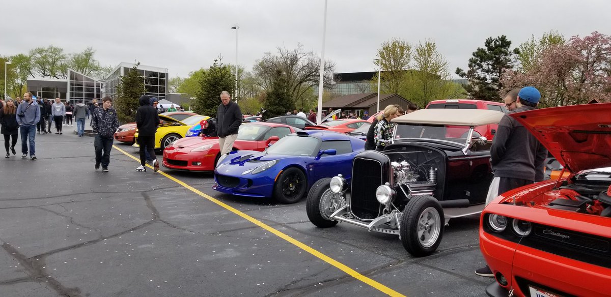 toybarncars's tweet image. More awesome vehicles. The lot had filled up nicely! 
#ToyBarnCarShow