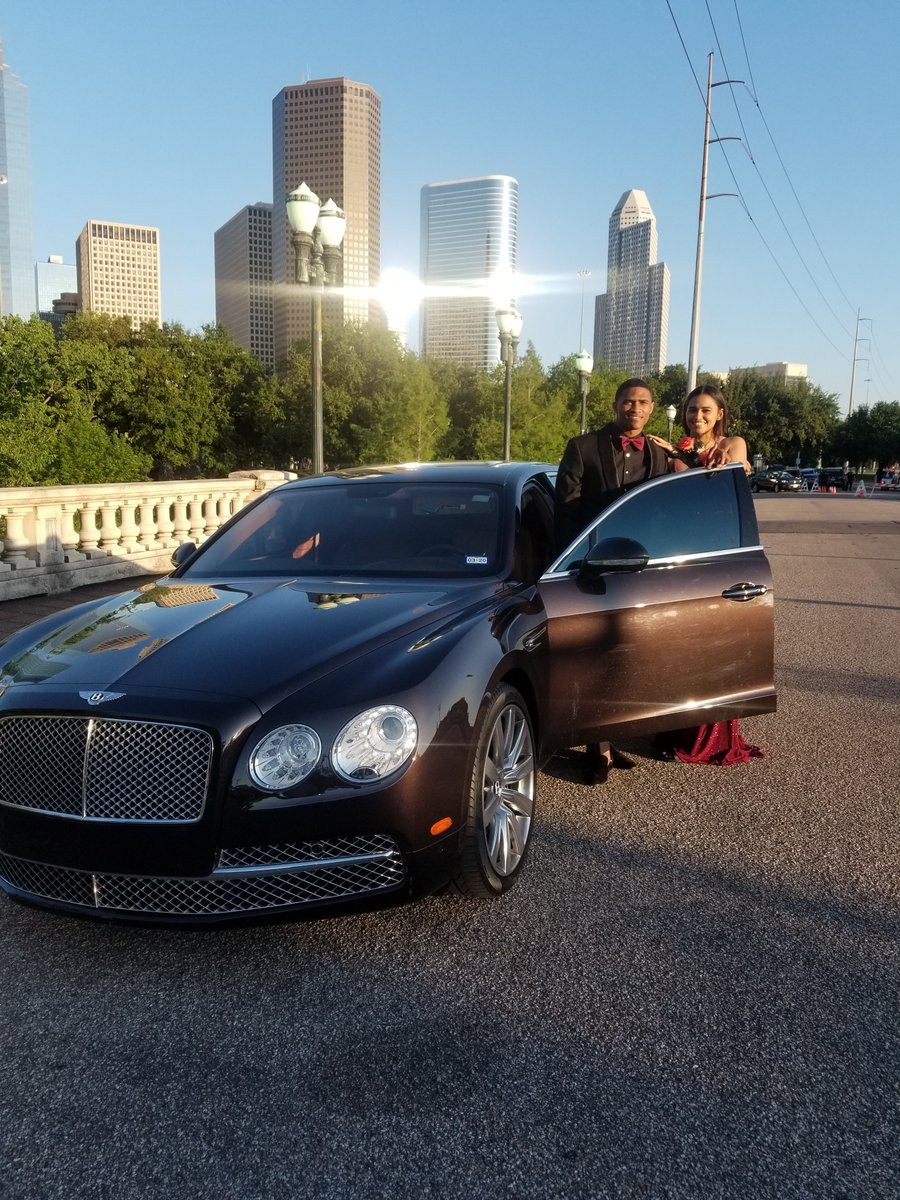 Avirgo09s's tweet photo. #prom2k19 https://t.co/nM8W2HOLCN