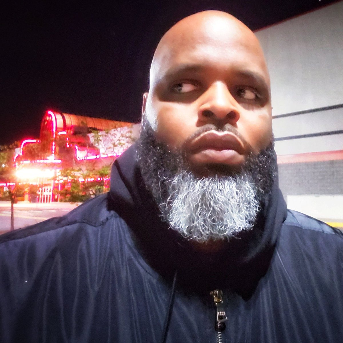 DaymDrops's tweet photo. Food Critics: #Endgame #BlackThanos @AMCTheatres https://t.co/RvLNudAB7D