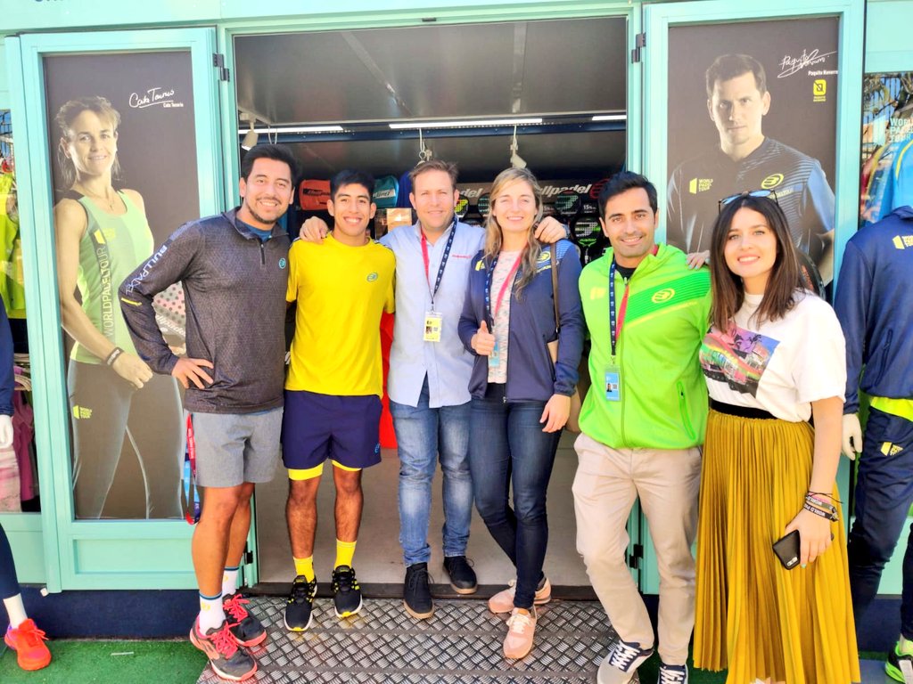 AnaDiao's tweet photo. ¡Finalísimas deseadas! 🙌 ❤️ Felicidades al #BullpadelTeam, estáis imparables 💕
🥇 Enhorabuena al #HackTeam por haceros con el título del #WPTAlicanteOpen 🌴 y el MVP , @AleeeeSalazar y @paquito_navarro! 🙌 @DelfiBrea
la primera de muchas finales 🔝 https://t.co/amV4oGHuYF