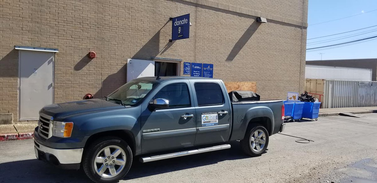 goshare's tweet photo. Doing some #springcleaning? #GoSharePro Alex was happy to help this customer drop off a large donation to @goodwillsa. Get a free estimate to hire one of our hardworking pros for your next project at: https://t.co/DbawgBRqcr
#FurnitureDelivery #DeliveryApp #MovingApp #Delivery https://t.co/X4uyuS8SWI