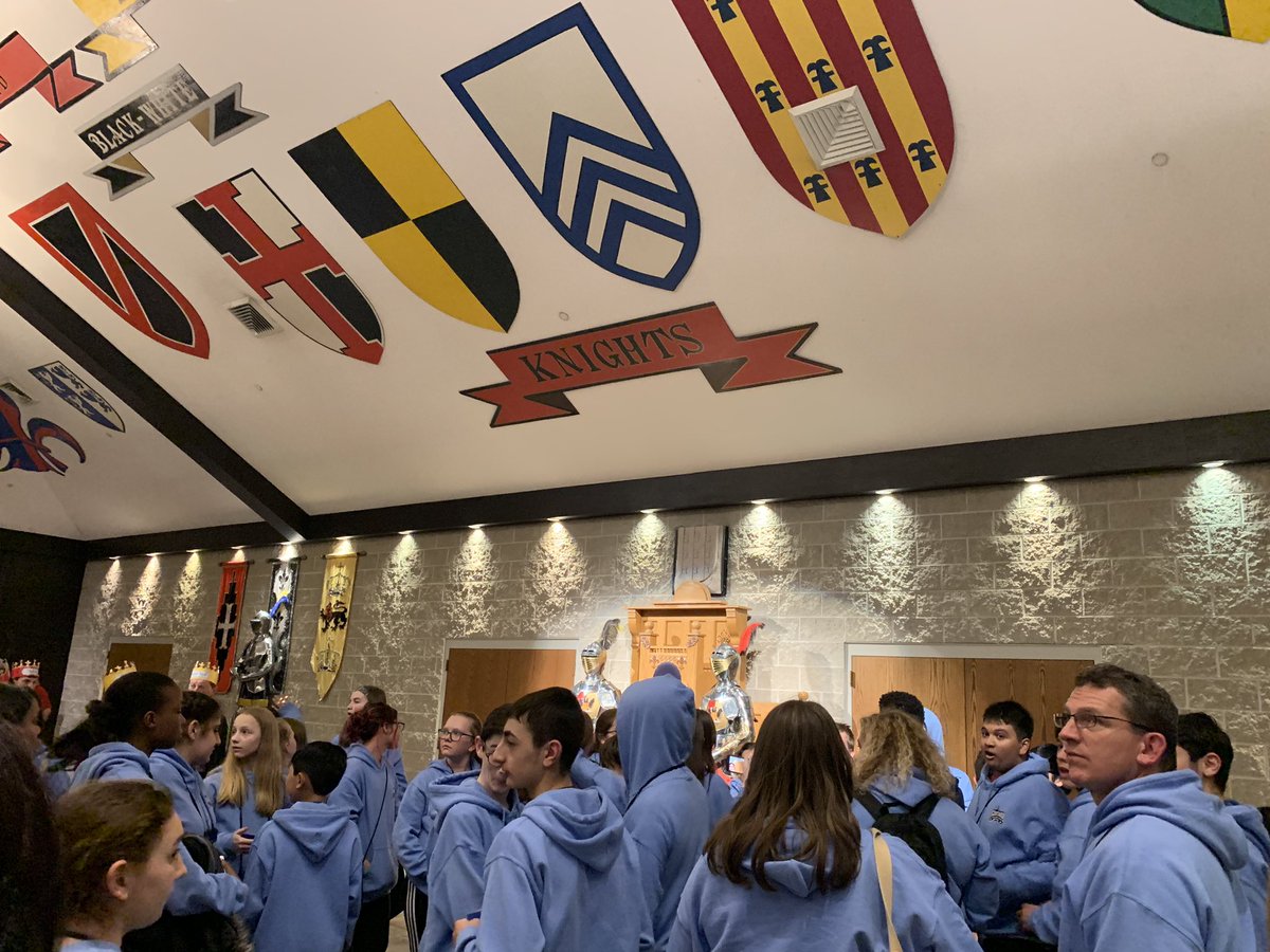 kgrabowski_LMS's tweet photo. Day 1 of the 7th grade trip in the books! Adler Planetarium, Shedd Aquarium and Medieval Times, fun! @LarsonMS @shelbyrose64 https://t.co/ApUFokKBLn
