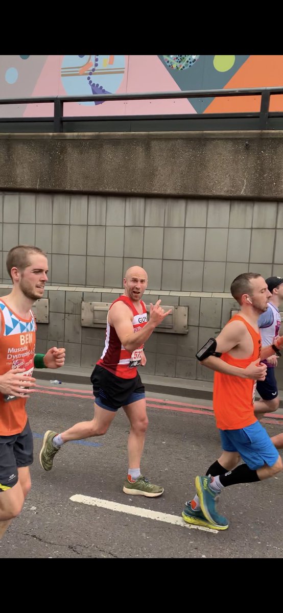 Huge congratulations to 1st XV player <a href="/theGMarc/">Guy Marcuson</a> who ran the <a href="/LondonMarathon/">TCS London Marathon</a> today in aid of <a href="/TheRugbyCharity/">RFUIPF</a> with a stunning time for a front row forward of 3:37 if you haven’t donated justgiving.com/fundraising/rf… well done Guy 🤘🏽👏🏻👏🏻👏🏻 #rugby #rfu #LondonMarathon2019