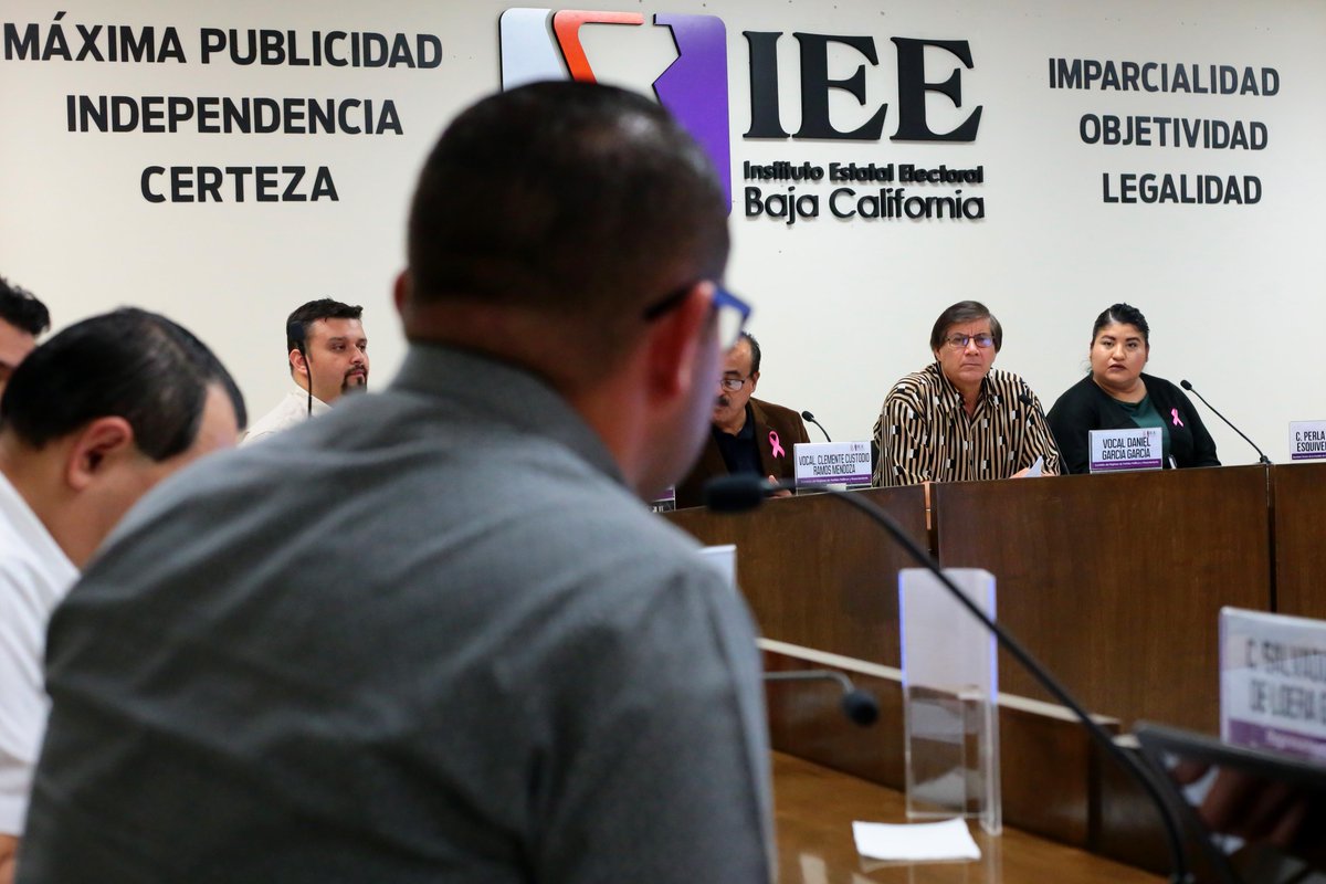 LACRONICA_LOCAL's tweet photo. Analiza IEE hoy paridad de género en candidaturas. https://t.co/7I1v70MRGB #LaCrónicaBC https://t.co/YrQIJmFG3R