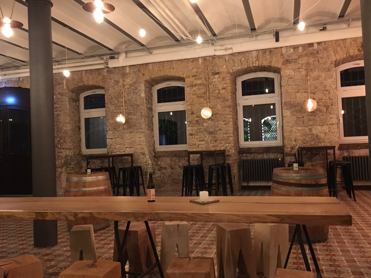 WeberKerstin's tweet photo. Wir haben am Freitag die neue Eulchen Bar mit angeschlossener Brauerei auf der Kupferbergterrasse abgeschlossen. Schön da. #Mainz #Eulchen https://t.co/FsZteVlUgh
