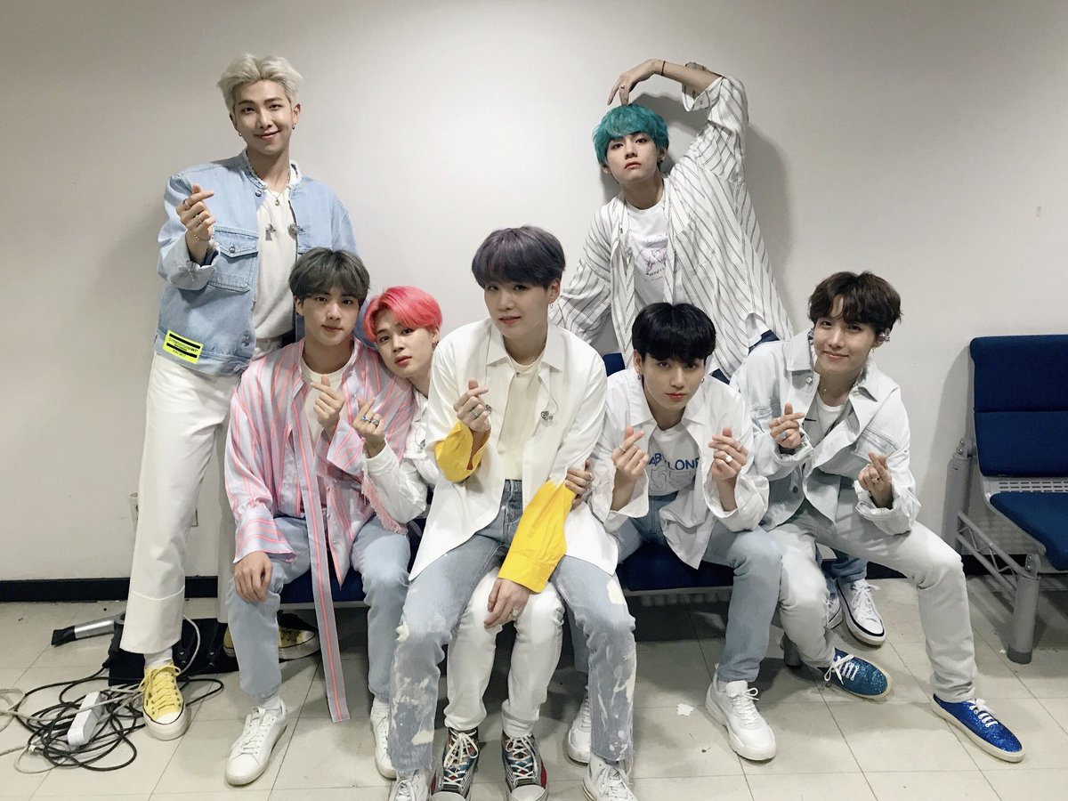 BrendaMonik3's tweet photo. I really want them to win whatever they want, because thanks to them I'm fine now.They are my guardian angels.#BBMAsTopSocial https://t.co/4Qd29a6BZV