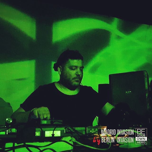 _edwardteach's tweet image. the magic moment in which you close your eyes and feel what is making hundreds of people dance in front of you // @edwardteach  #ndd  @berlin_invasion #madridinvasion #djs #djing #djlife #djtravels #club #clubbin #berlin #madrid #techno #tech #night  #nodivadjs #music #weeke…
