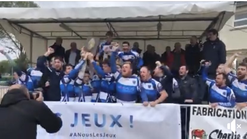 rugbyversailles's tweet photo. 1ère Victoire de la journée, la Réserve Seniors est championne IdF !! Très gros match contre une belle équipe du @SCUF_Rugby. Les Clubs centenaires s’y sont filés. Victoire sur le fil 29-28. Bravo Messieurs ! @LIFRugby #passede3 #ChampionsIdF #2ansaprès https://t.co/Syk8mHraM9