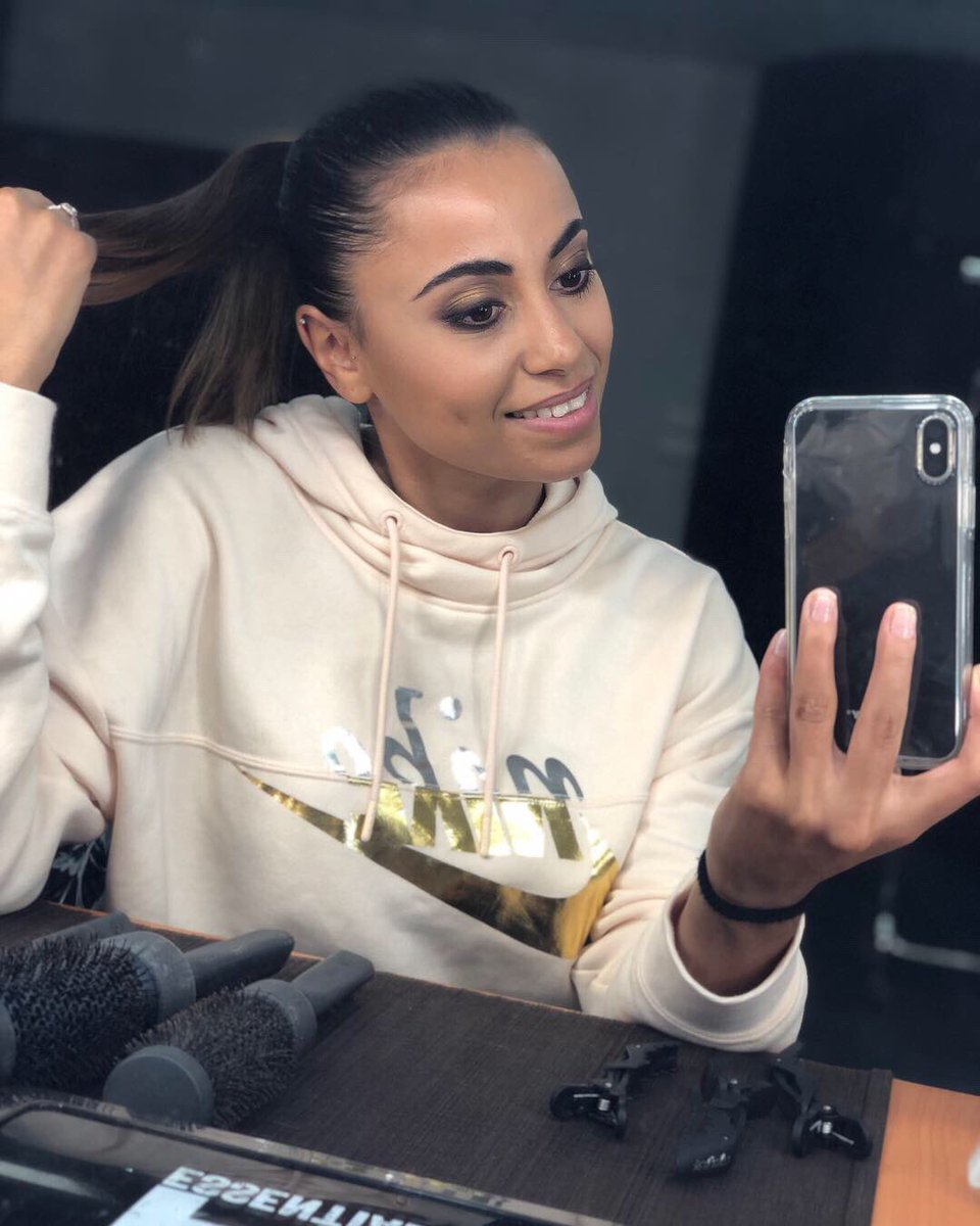 Make up Time  by <a href="/TheValGarland/">Val Garland</a> 💄👄
#sportfeminin 
#karate 
#beauty
