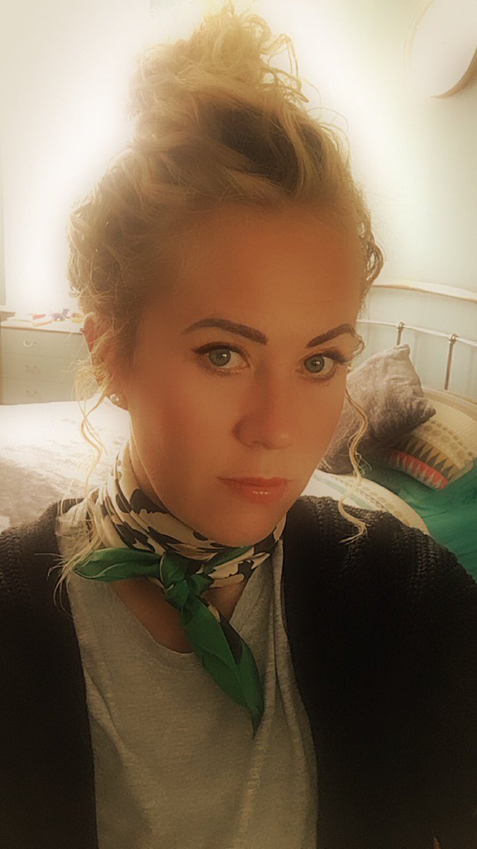 COYG! Off out for lunch! Will have the score on hand! Please don’t disappoint today <a href="/Arsenal/">Arsenal</a> we need these three points...and I need three pints! 🍻