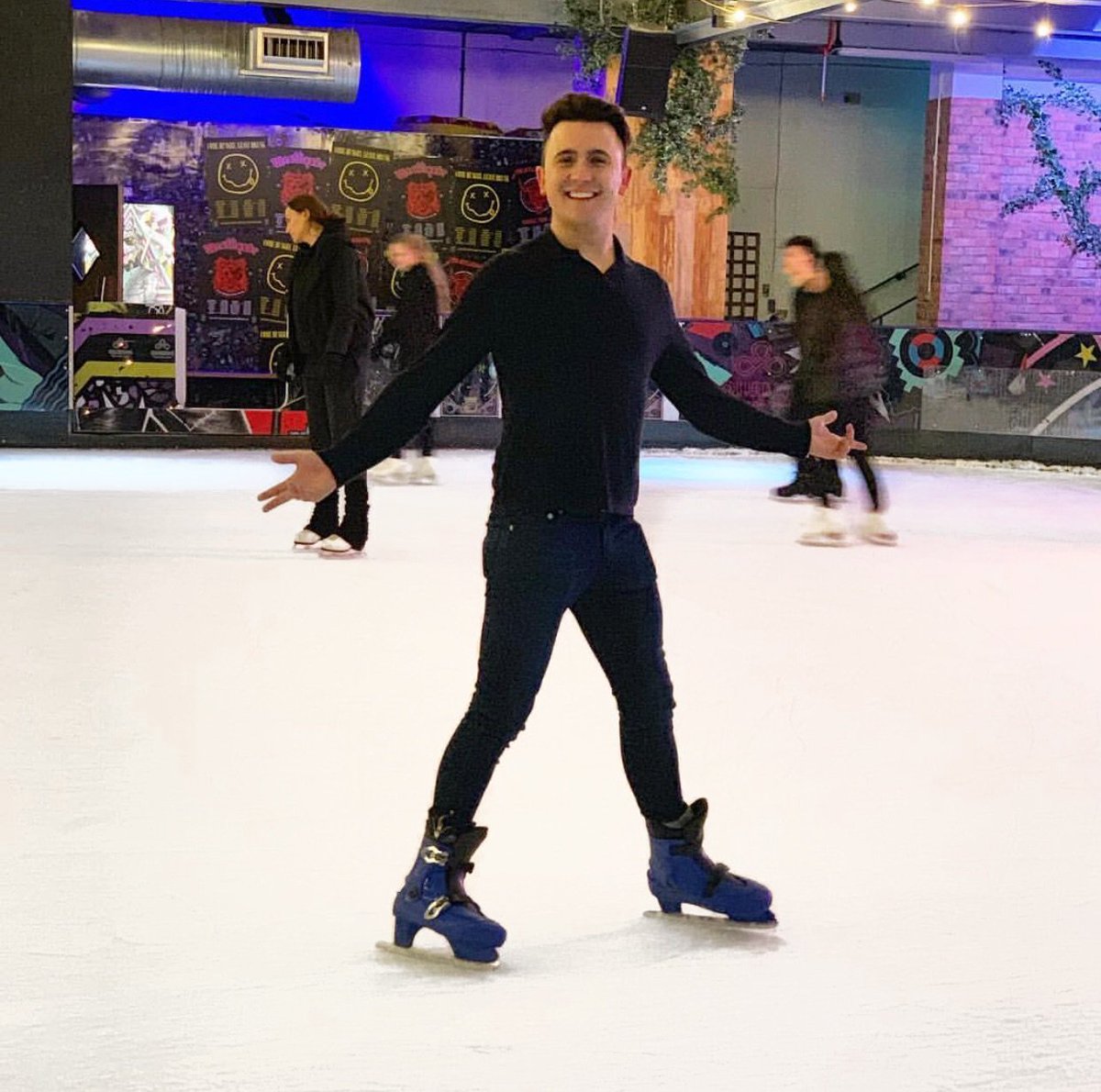 QueensSkate's tweet photo. Happy National #SuperheroDay 💪 Channel your inner Blizzard vibes with a trip down to QUEENS! ⛸

If you could be any superhero, who would it be? ❄️

Click here to book 👉 https://t.co/e3e163rIbB
#IceSkating #IceRink #London https://t.co/GzfPkWvweU