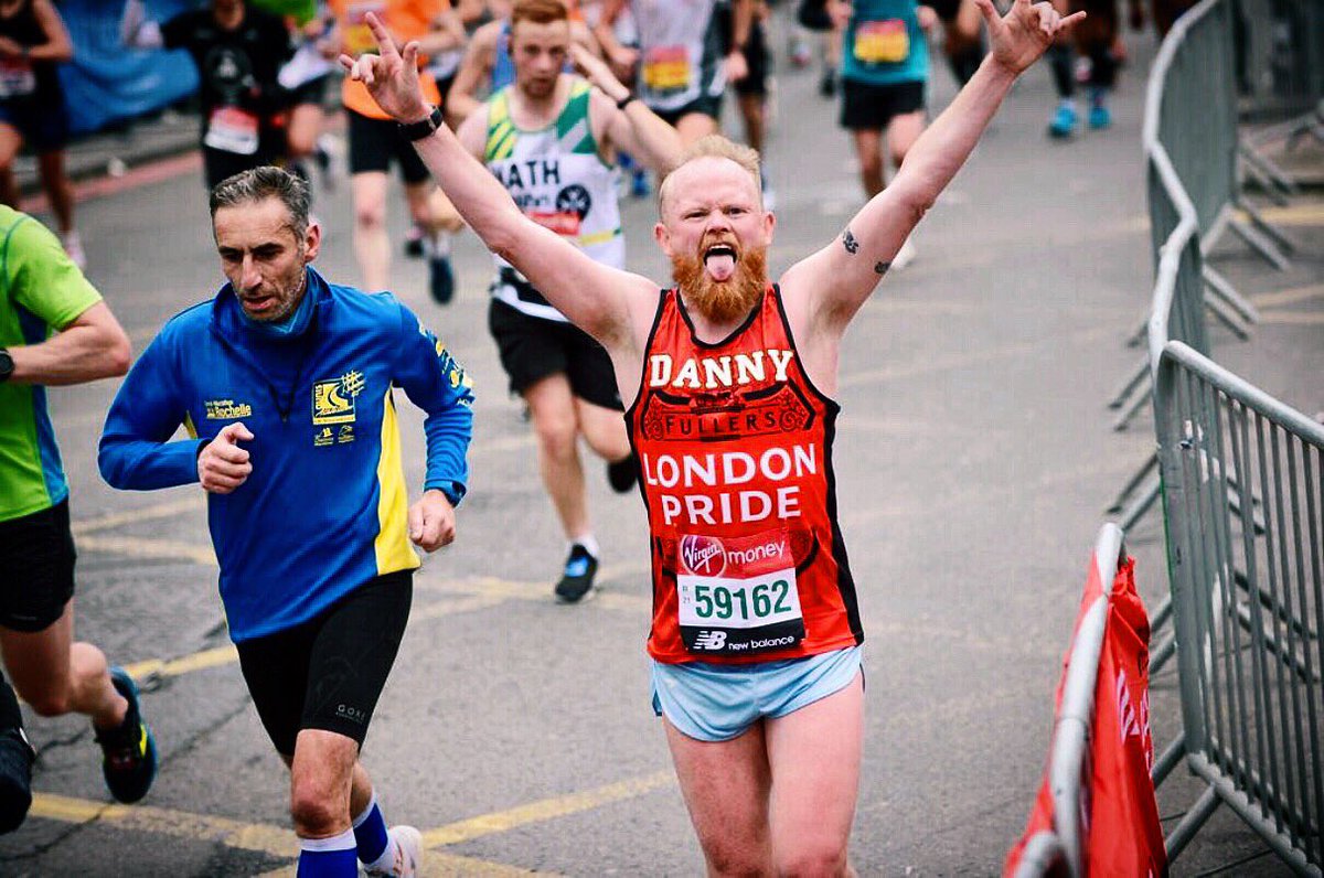London_Pride's tweet image. Happy man in short shorts, spotted at the half way marker!!! AWESOME @dannybent hitting the half way point at 1:35:39!!! #RunWithPride #dannyrunswithpride 
#theoriginaloriginal #LondonMarathon  #ThanksaBillion #London