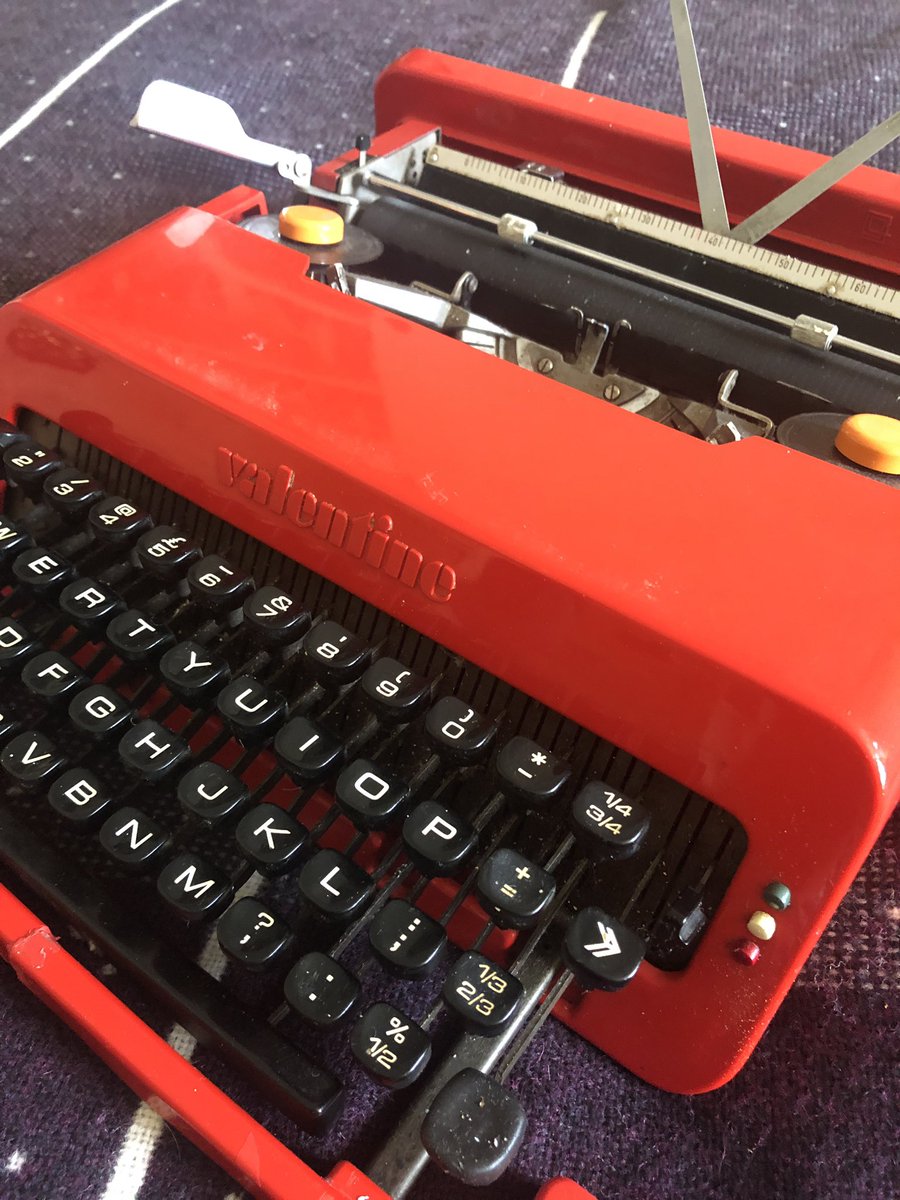 IndentDesign's tweet photo. @DesignMuseum #discoverkubrick #typewriterfont #FontSunday A 1974 letter to the NT and the typewriter it was written on https://t.co/gtS8sQOJzZ