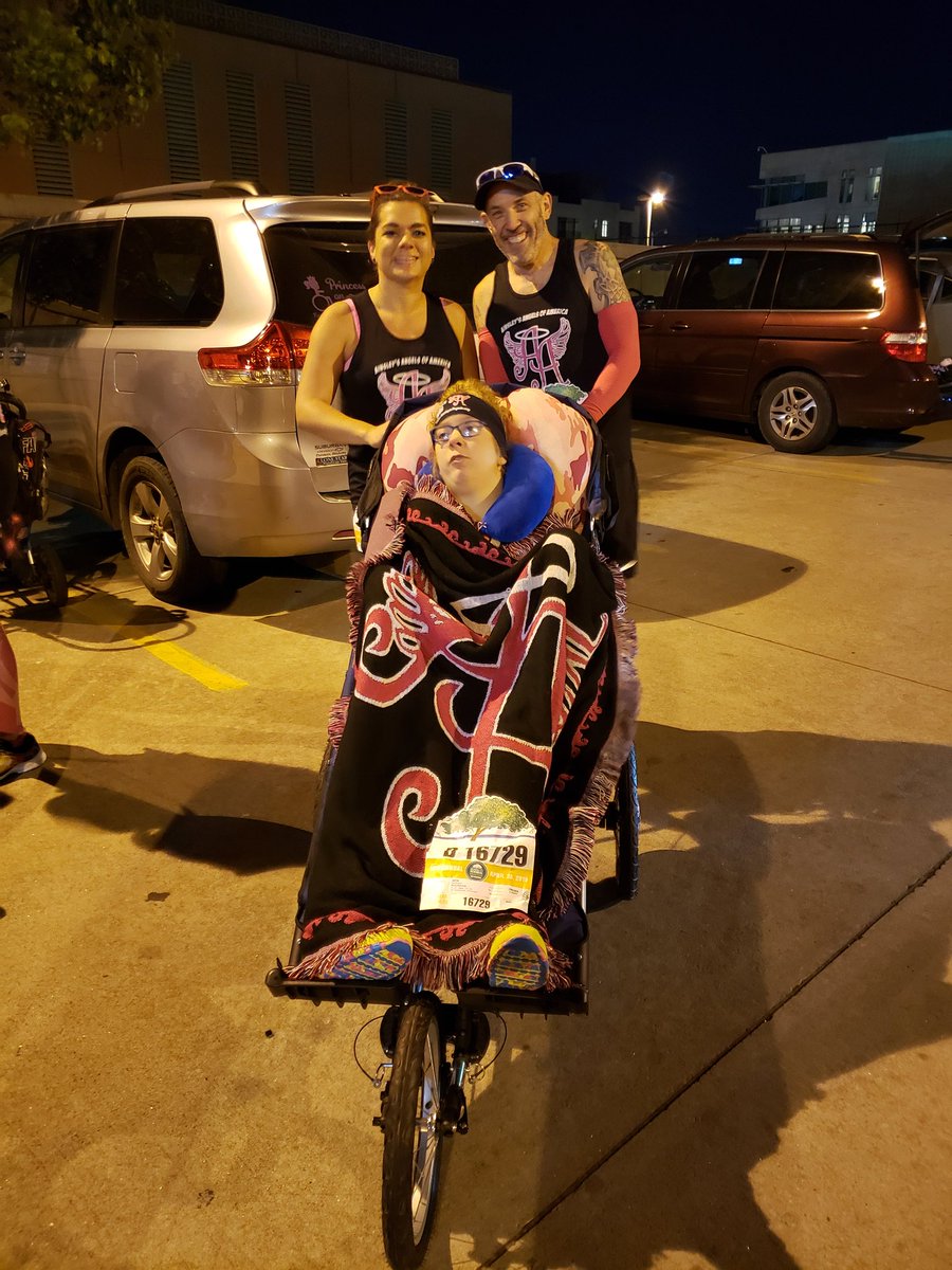 burnside4141's tweet photo. #kowgirlkenzi getting an early start for the OKC Memorial Half Marathon run! #rollwiththewind @ainsleys_angels #runtoremember #FishingFamily https://t.co/tY5eo2IK5V