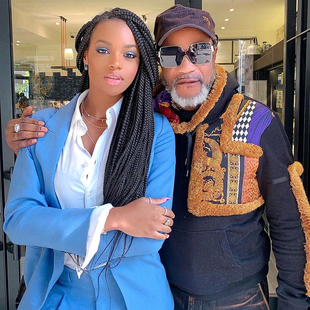 Kazekarta's tweet photo. Le musicien congolais #koffiolomide et sa fille le mannequin #didistone vous souhaitent bon dimanche.

#people #happysunday #bondimanche #kazekarta https://t.co/hUiEmlqail