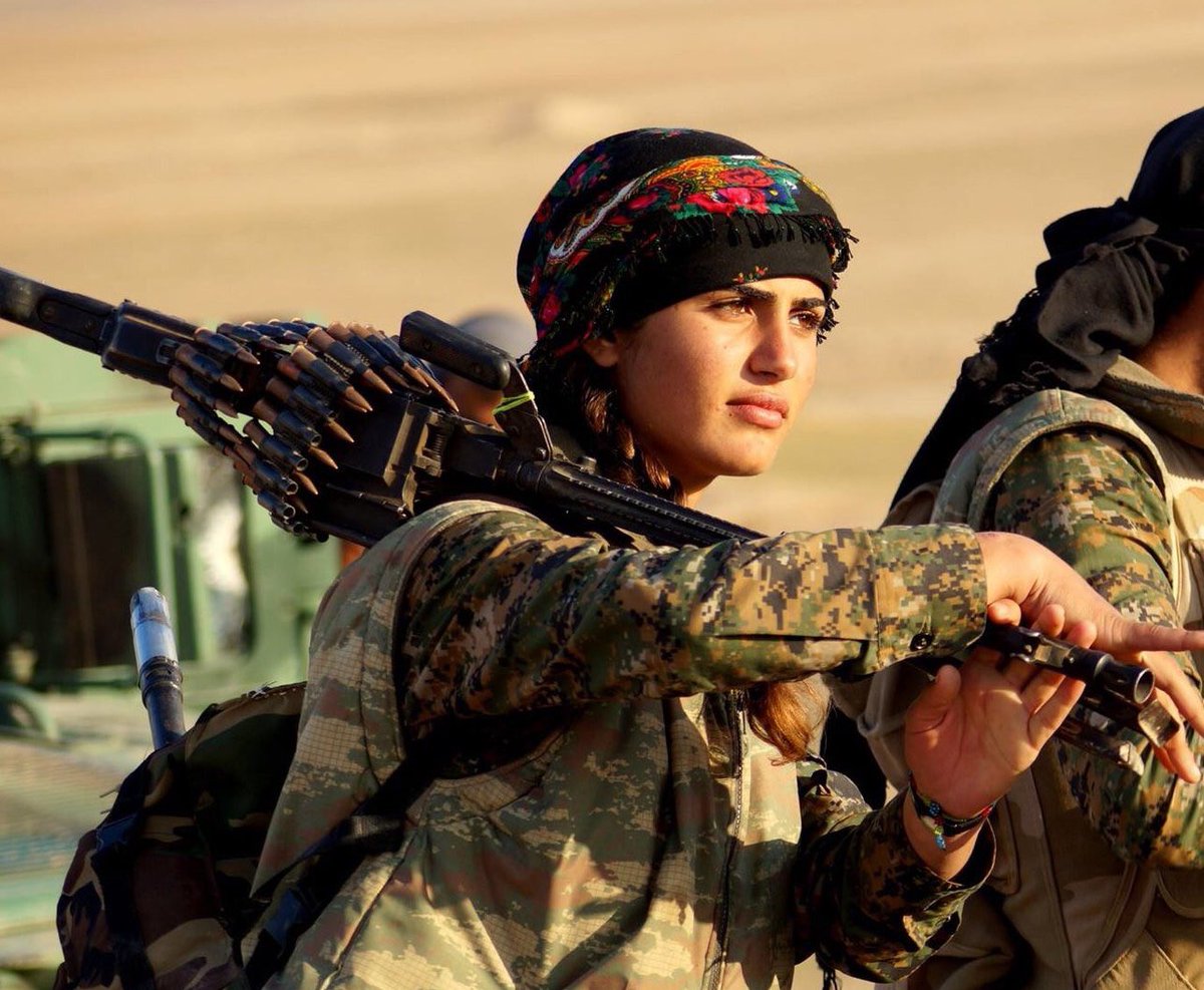 Asia Ramazan Antar, who fought under the nom de guerre Viyan Antar, joined the YPJ in 2014 at 16 yrs old, having escaped an arranged marriage. She set out to free the region from patriarchal oppression.  #resistance  #patriarchy  #YPJ  #viyanantar  @defenseunitsYPJ  @azadirojava