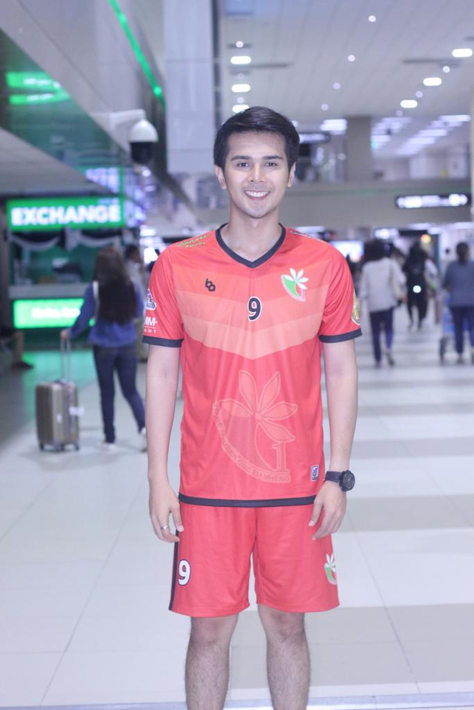 kanmuay's tweet photo. ฝากเบอร์9 ไว้อ้อมอกอ้อมใจ fc ด้วยนะคร๊าบบบ 😅😅😅 #อิสร์ อิสรพงศ์ แกรมมี่โกล์ด @Q7iKbGKj3Us564f https://t.co/SWzNkJHFak
